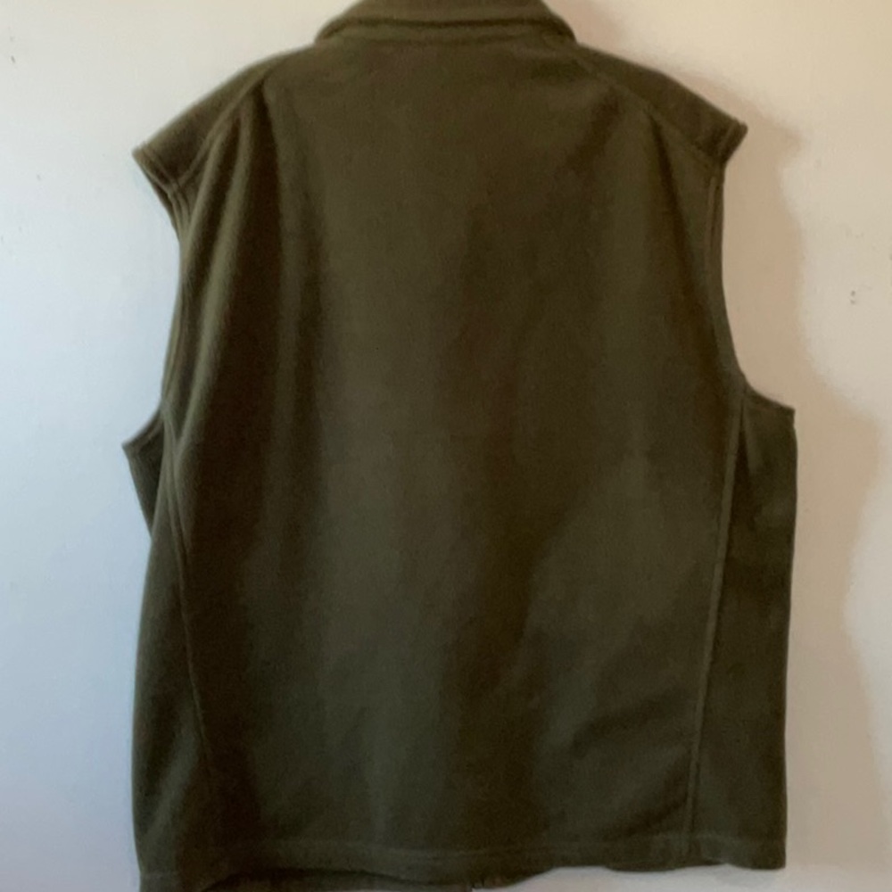Columbia Men's Olive Zip-Up Vest - Picture 5 of 6